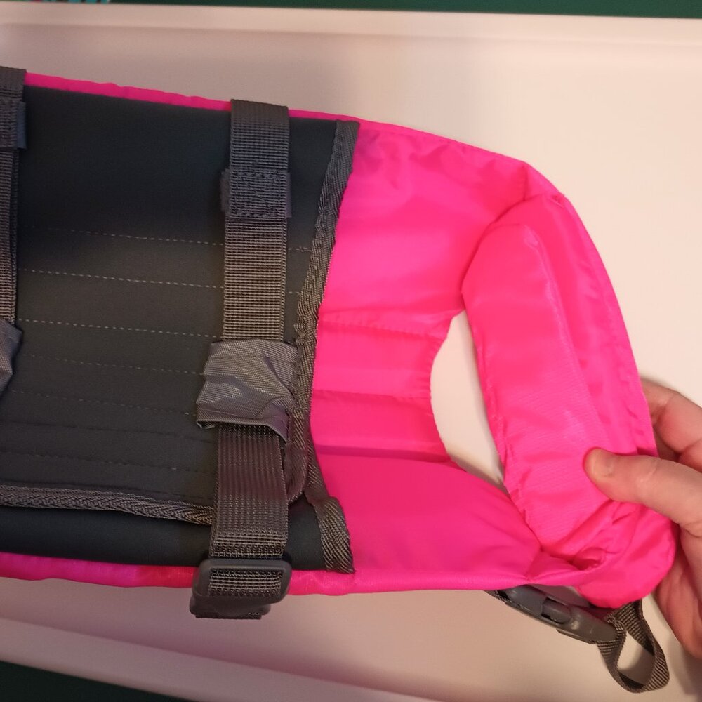 Outward Hound Granby Splash Dog Life Vest for Swimming, Boating & Water Safety - Picture 9 of 16